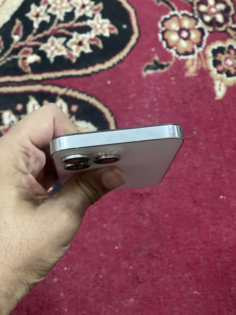 Apple iPhone 14 Pro Max 2