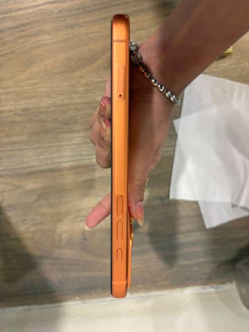 Apple iPhone 17 Pro Max 6