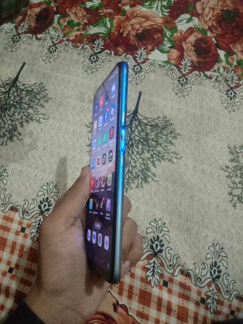 OPPO A54 4
