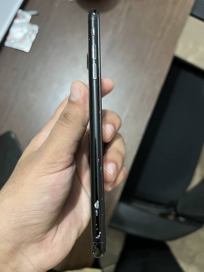 Apple iPhone 7 Plus 3