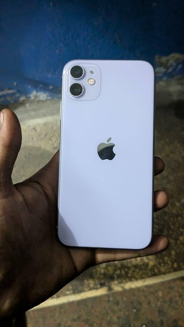 Apple iPhone 11 0