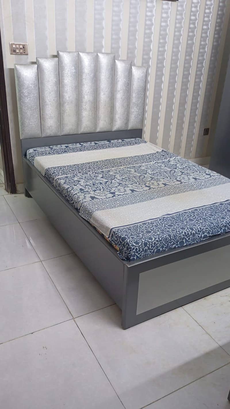 BED CUBOARD AND TABLE 3