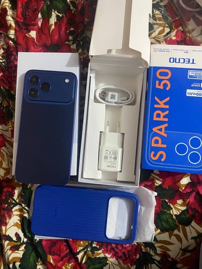 Tecno Spark 50 box open