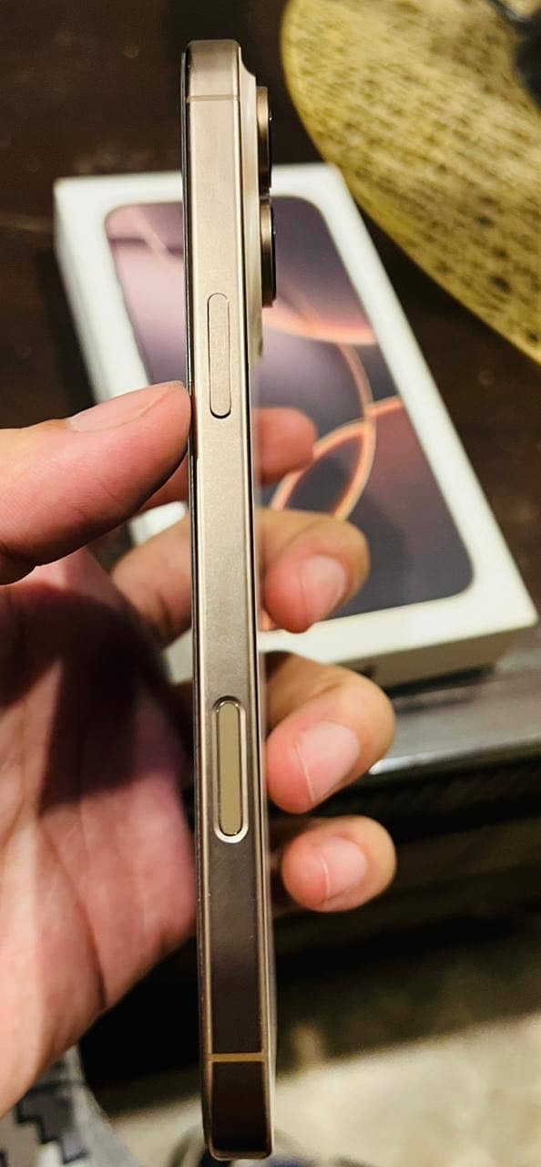 iPhone 16 Pro Max FU 1