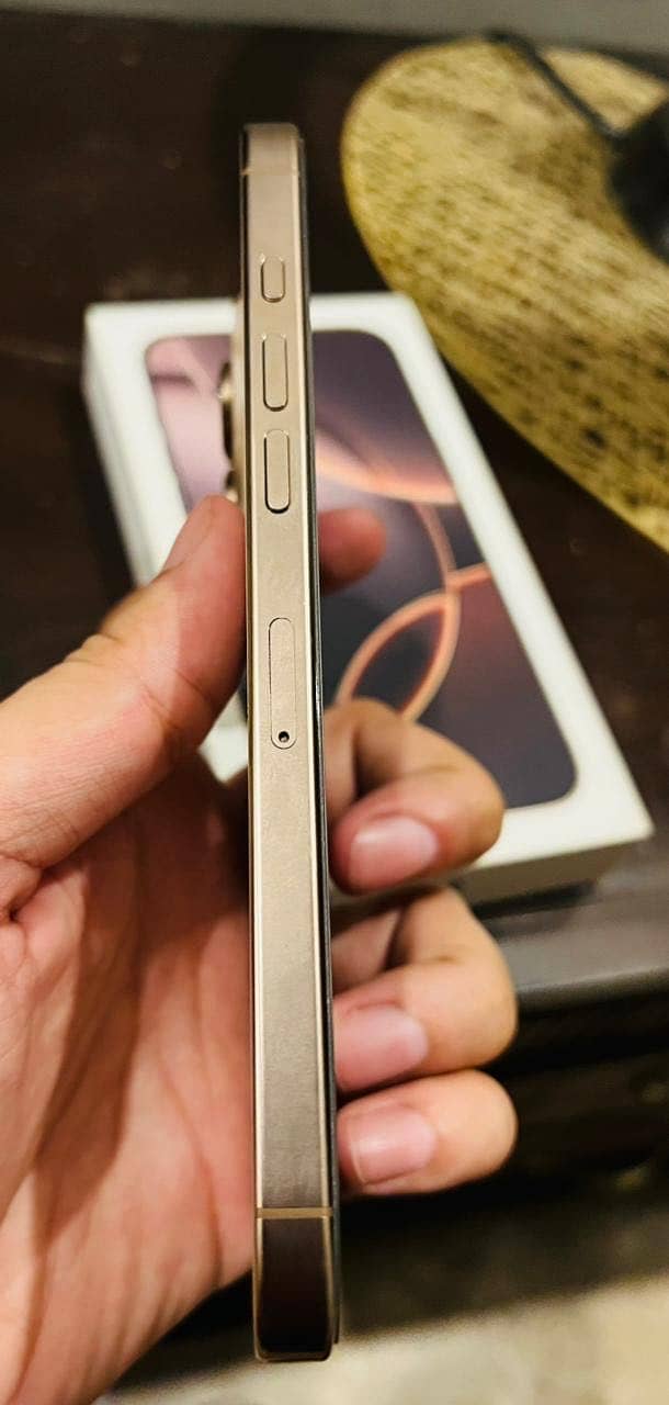 iPhone 16 Pro Max FU 2