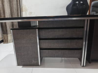 Table for sell 6000 Good condition
