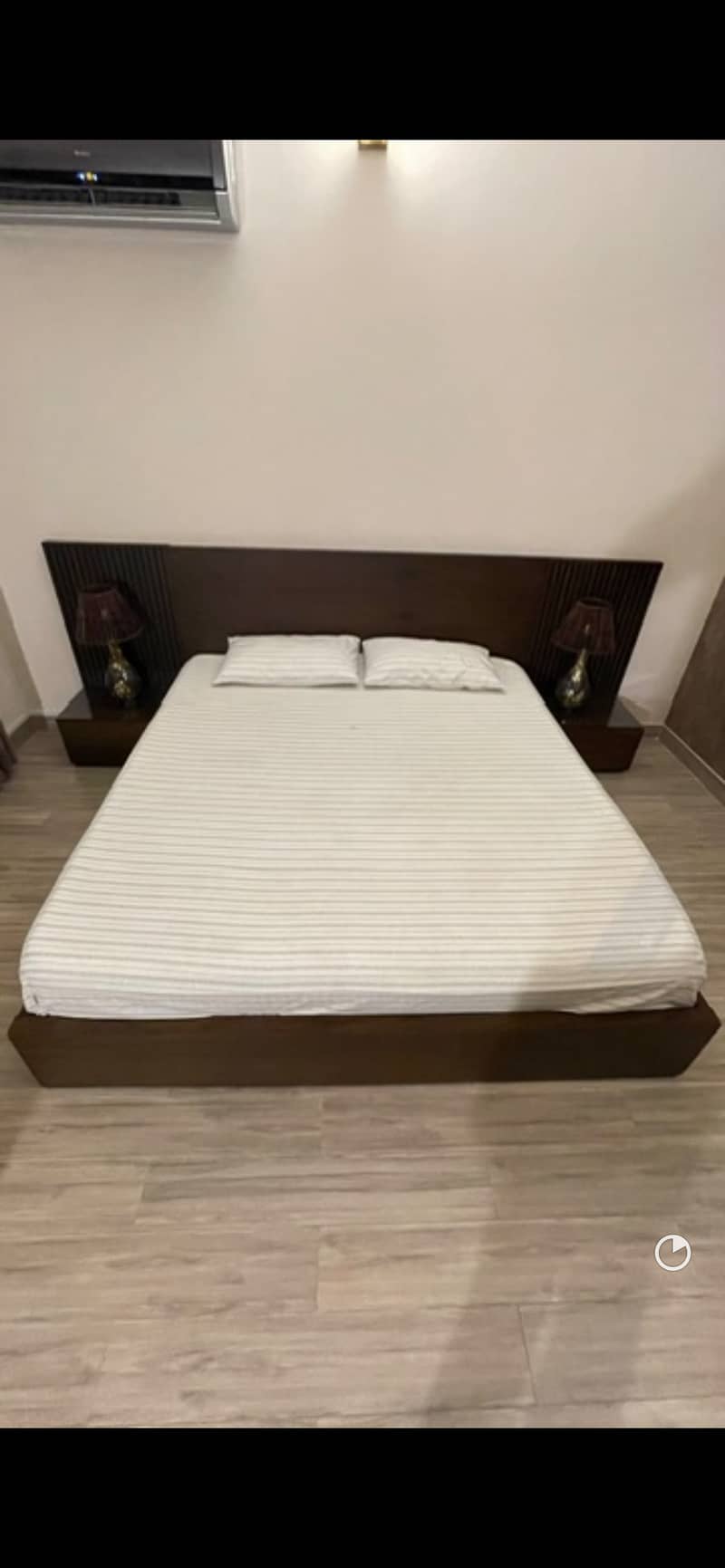 King sized bed with side tables 0
