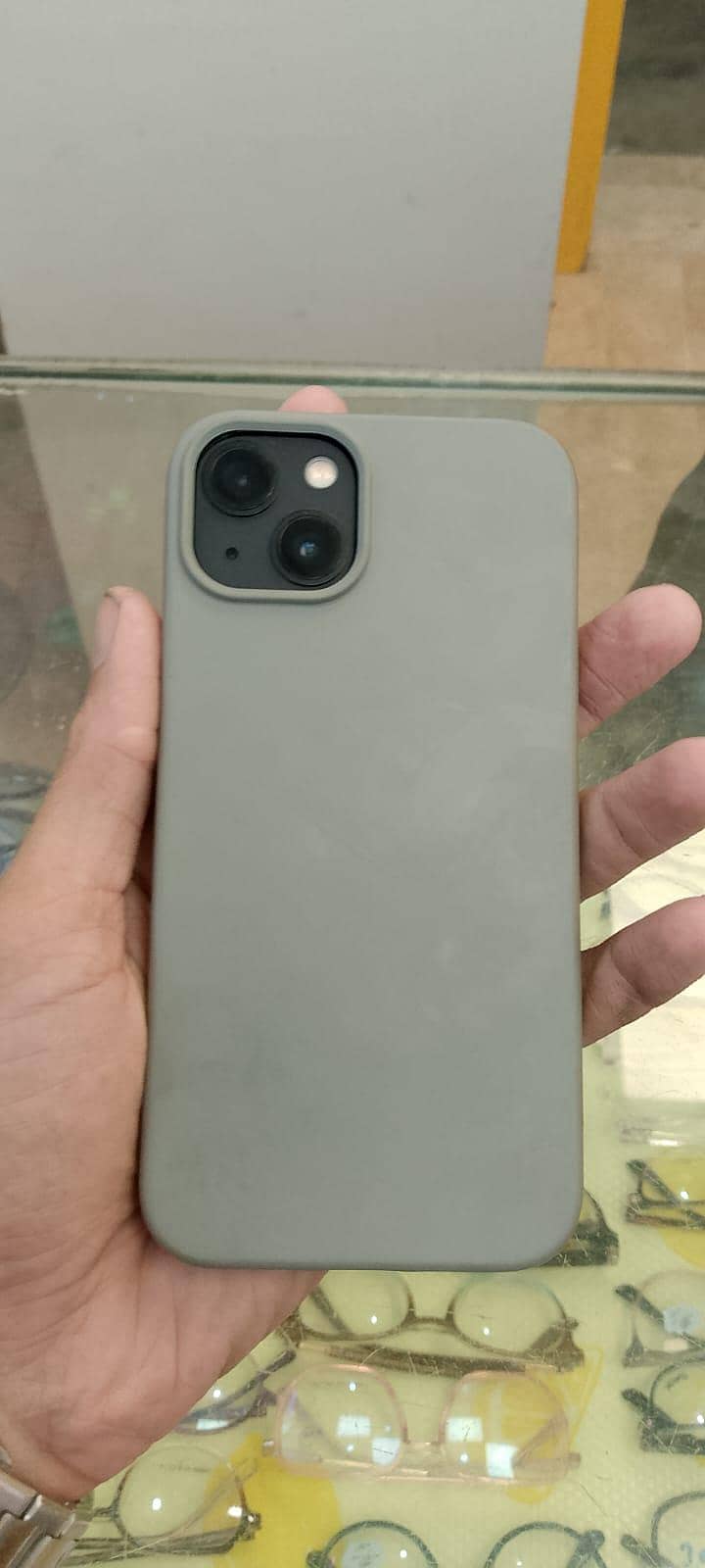 Apple iPhone 13 0