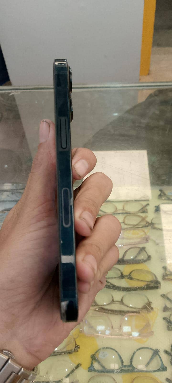 Apple iPhone 13 2