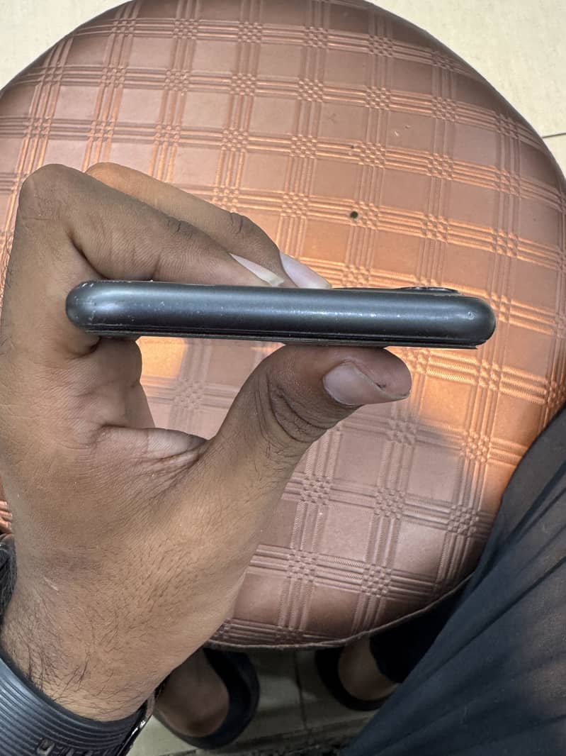 Apple iPhone 11 3
