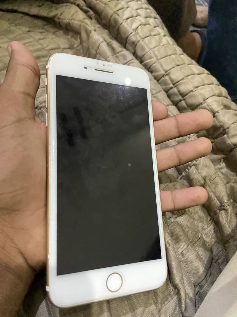Apple iPhone 7 Plus 0