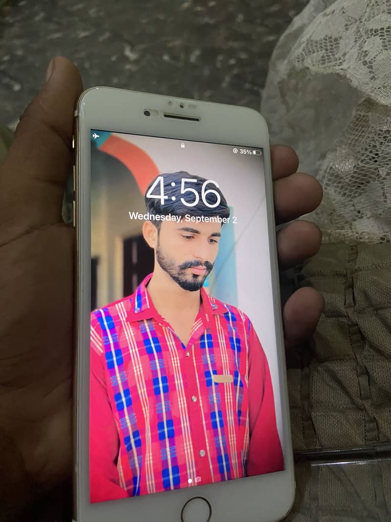 Apple iPhone 7 Plus 1