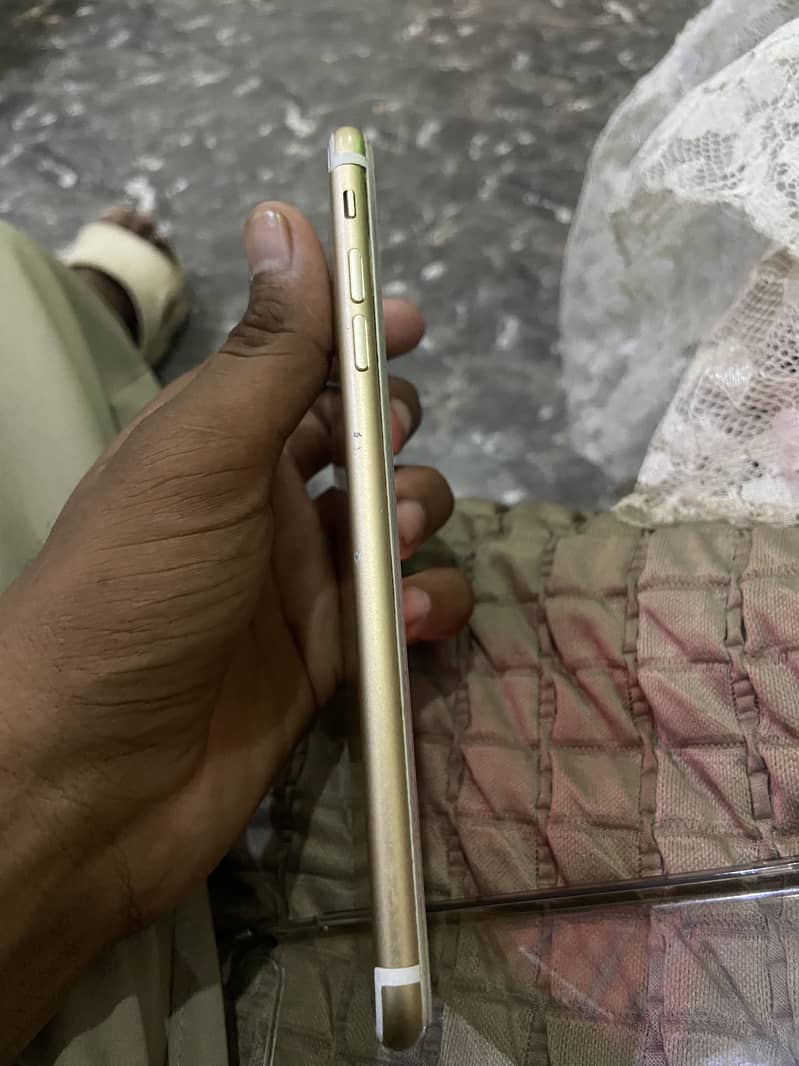 Apple iPhone 7 Plus 3
