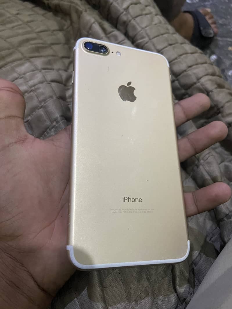 Apple iPhone 7 Plus 4