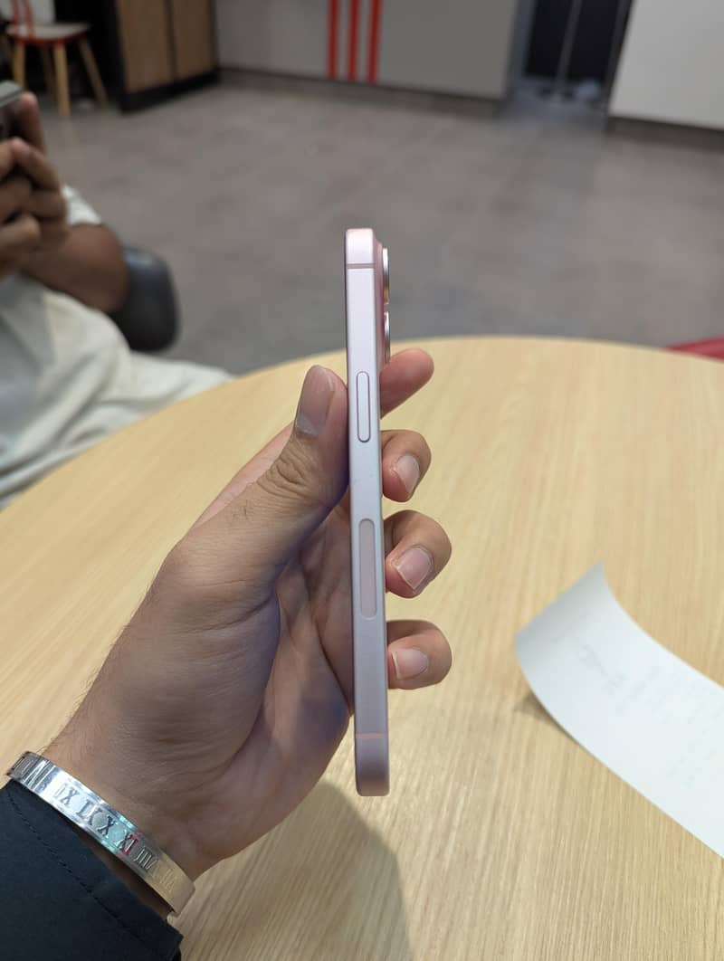 Apple iPhone 15 2
