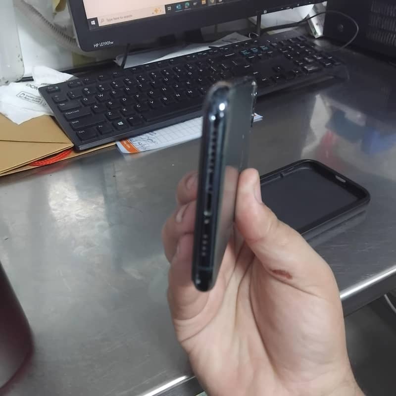 Apple iPhone 11 Pro Max 5