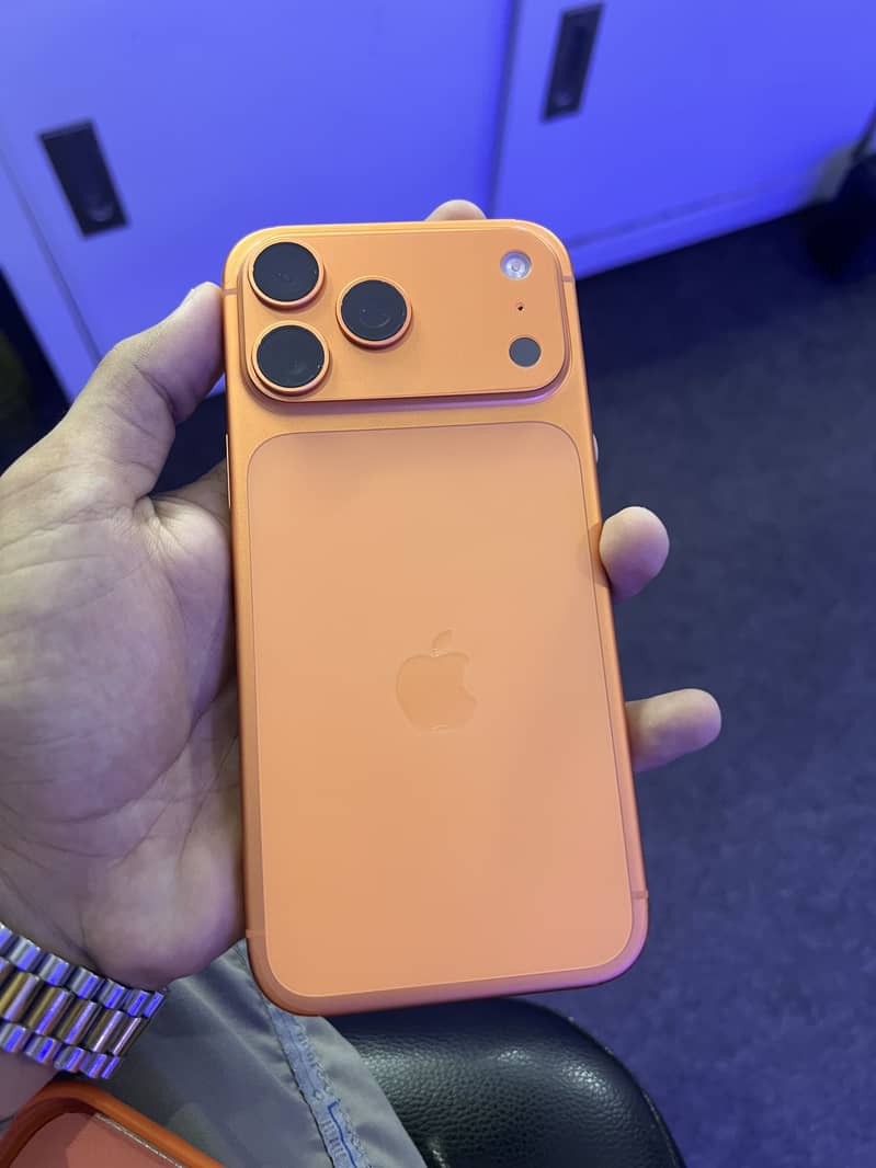Apple iPhone 17 Pro Max 3