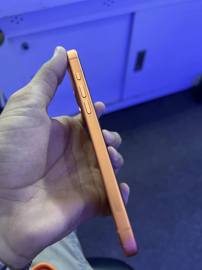 Apple iPhone 17 Pro Max 4