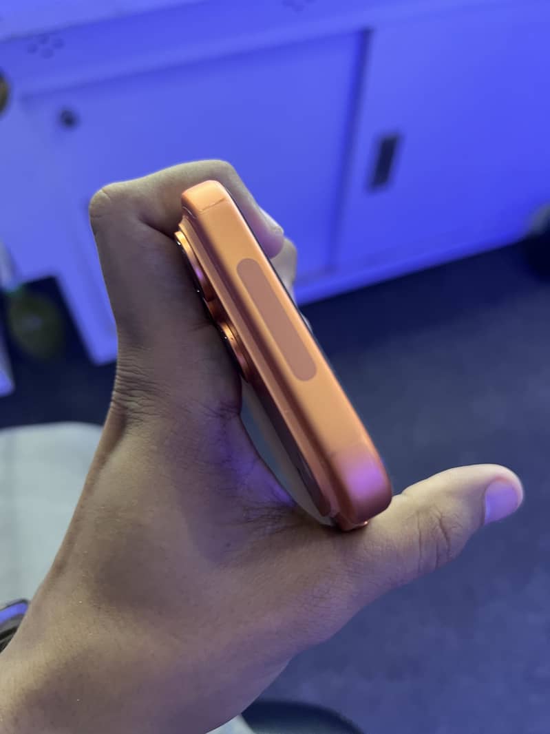 Apple iPhone 17 Pro Max 6