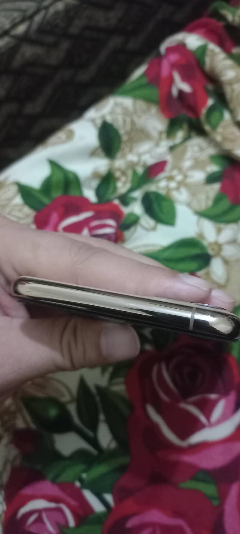 Apple iPhone 11 Pro Max 3