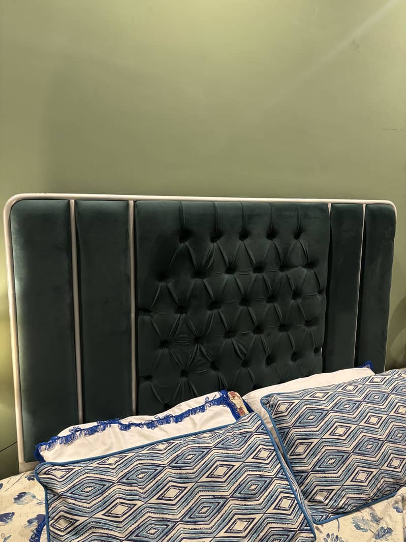 Complete Queen Size Bed Set 0