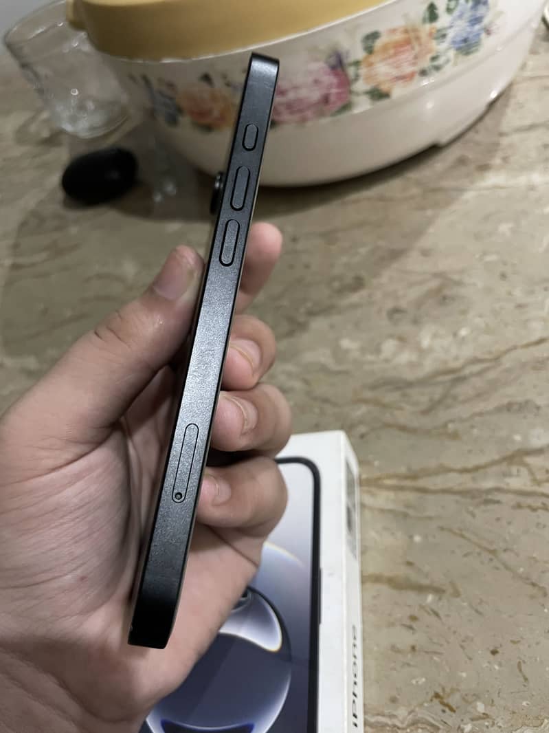 iPhone 16e with box 7