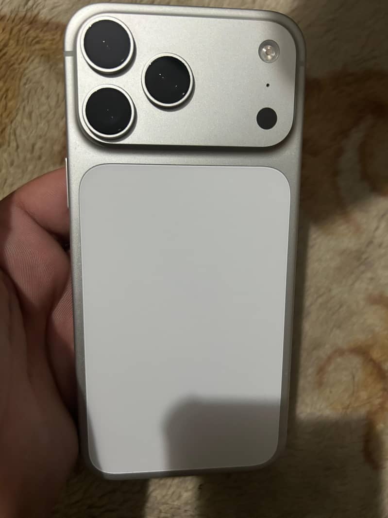 Apple iPhone 17 Pro Max 0