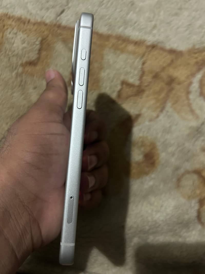 Apple iPhone 17 Pro Max 3