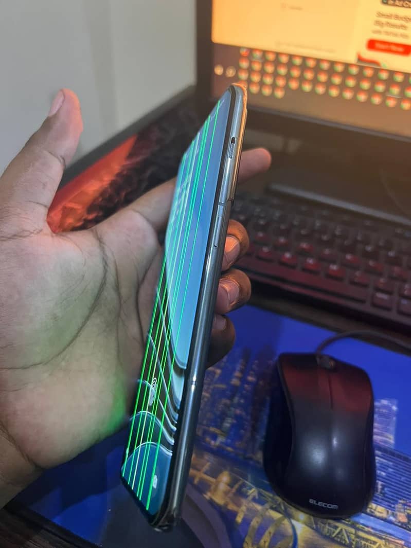 One Plus 10 Pro 4
