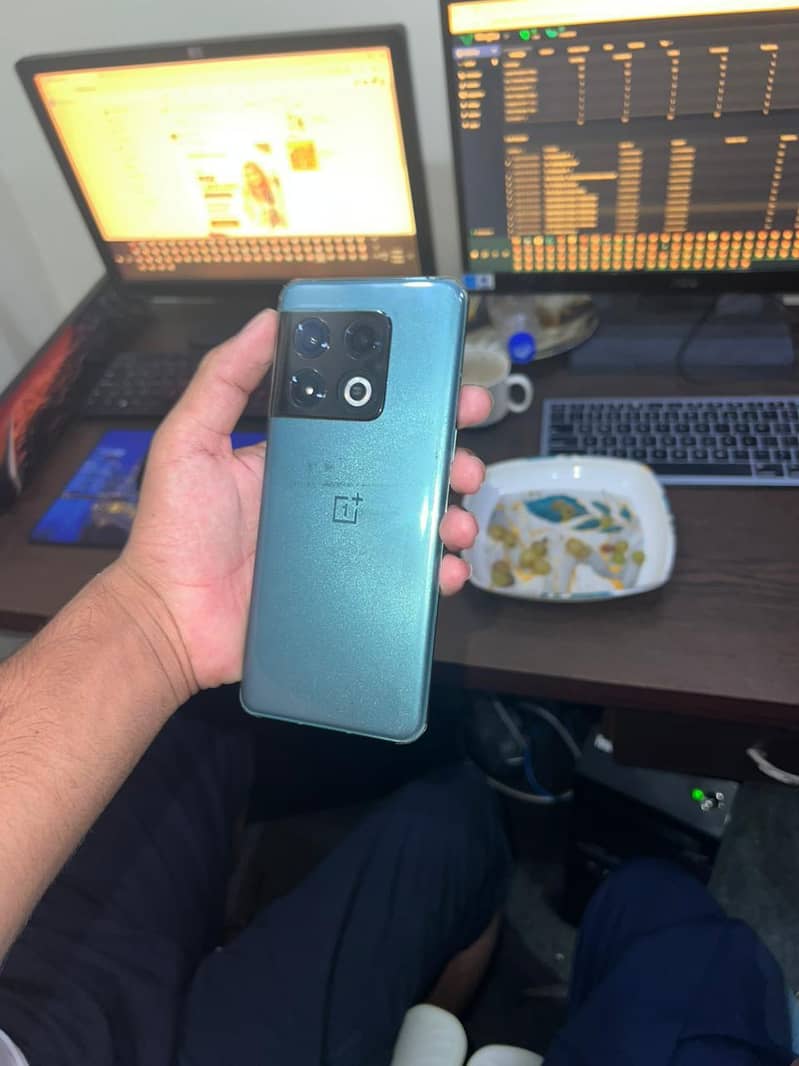 One Plus 10 Pro 5