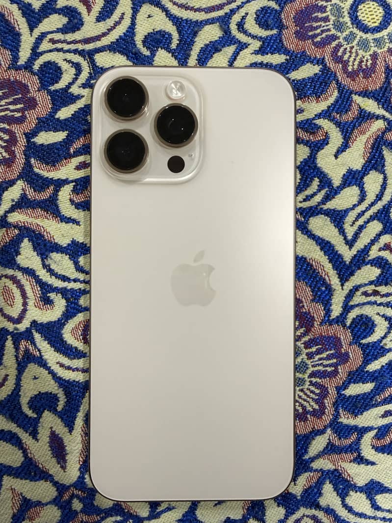 Apple iPhone 16 Pro Max 0