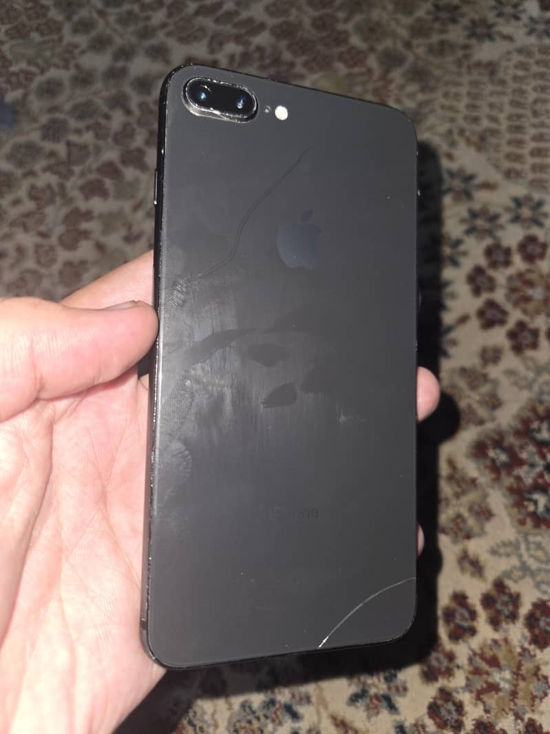 Apple iPhone 8 Plus 1