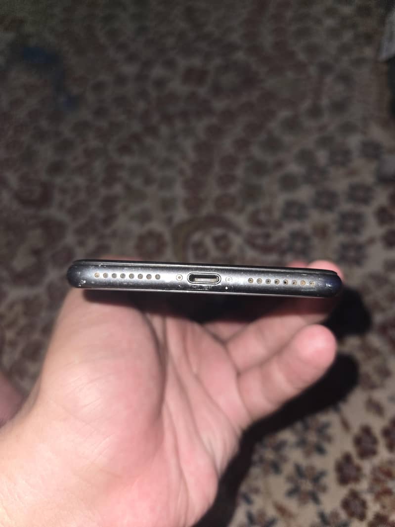 Apple iPhone 8 Plus 4