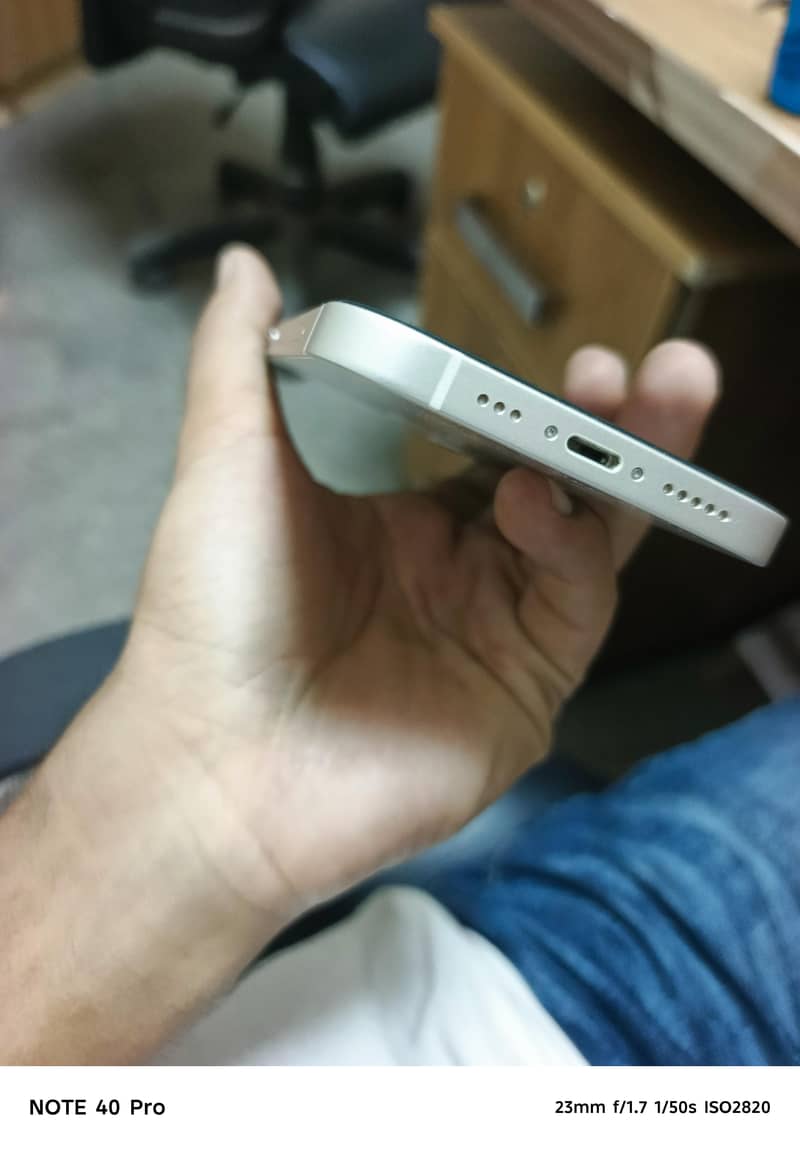 Apple iPhone 12 1