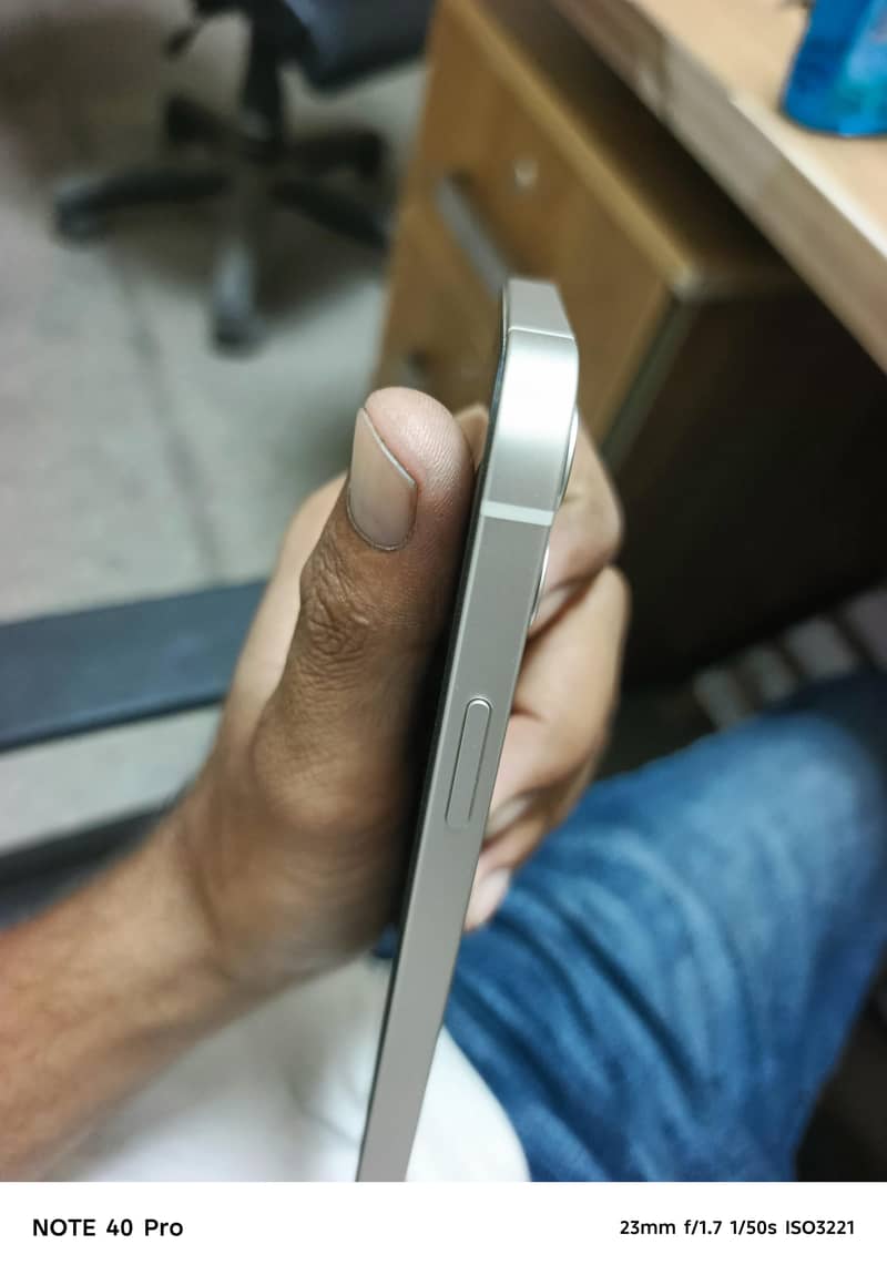 Apple iPhone 12 9