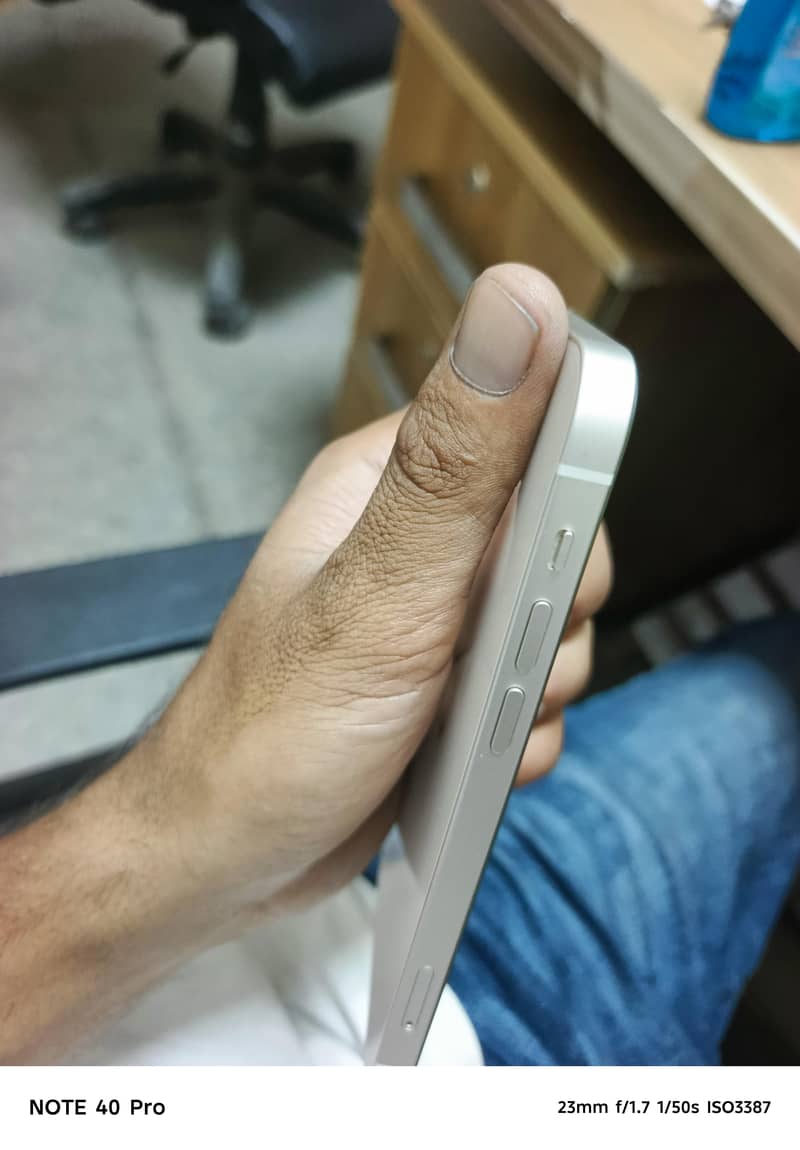 Apple iPhone 12 10