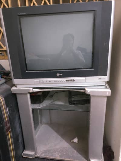 LG TV with 1 trolly Normal condition
