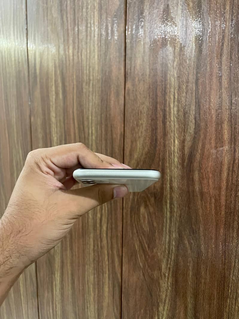 Apple iPhone 11 5