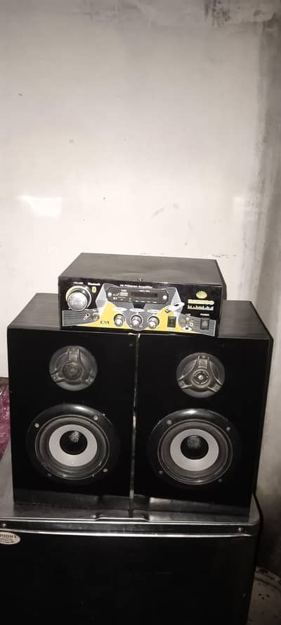 speaker and amplifier very good song bilkul new hai