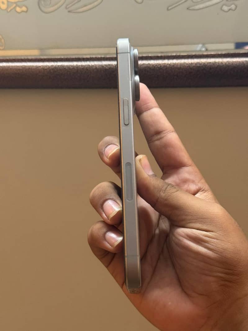 Apple iPhone 15 Pro Max 3