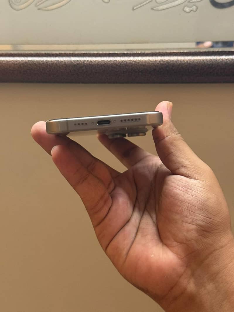 Apple iPhone 15 Pro Max 5