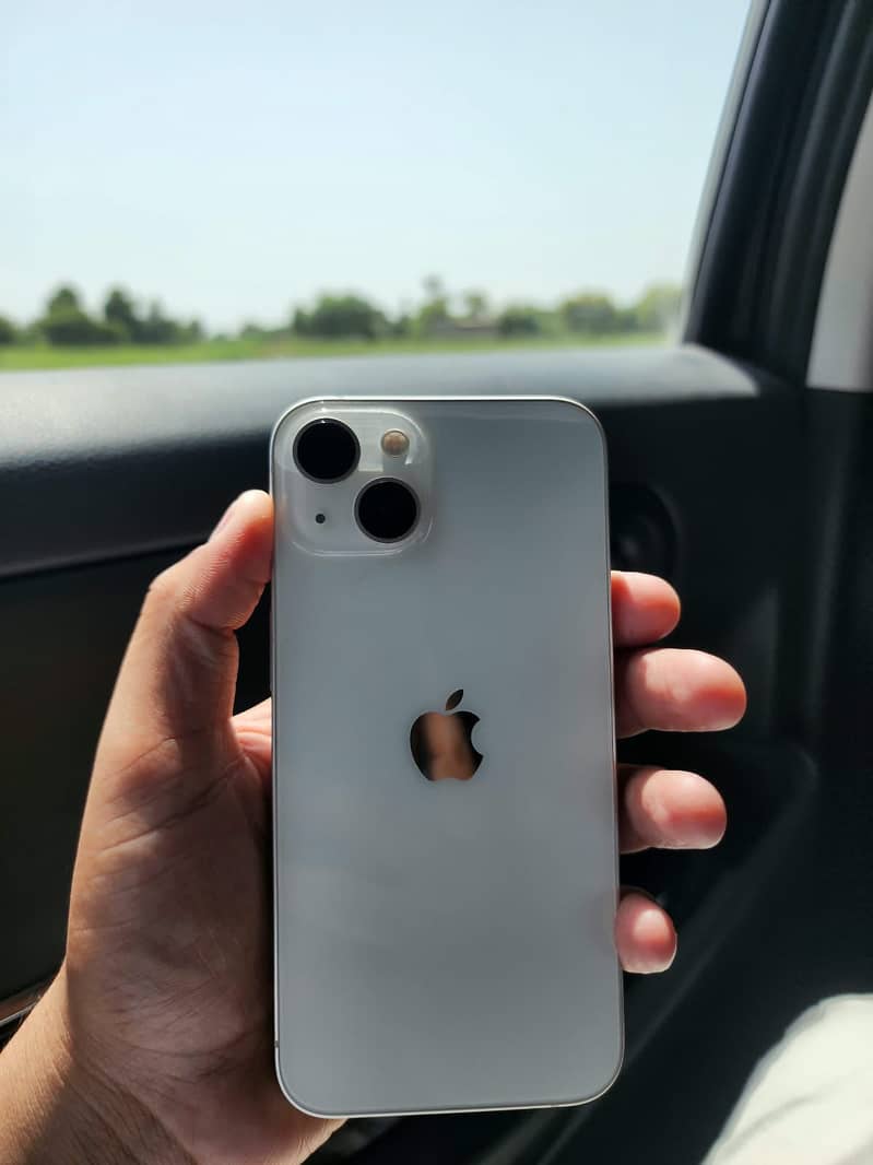 Apple iPhone 13 1