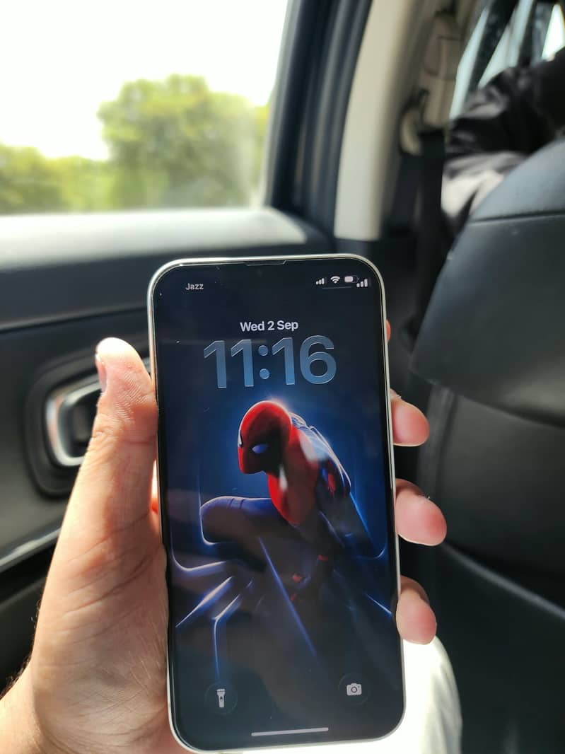 Apple iPhone 13 3