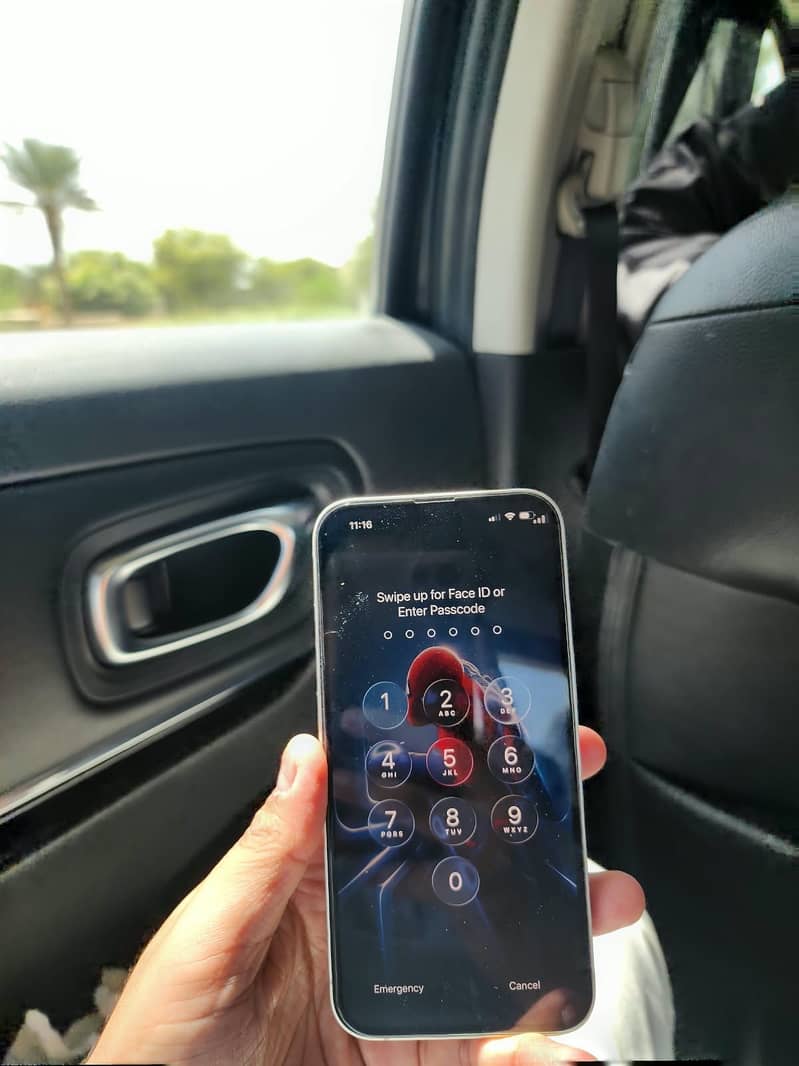 Apple iPhone 13 4