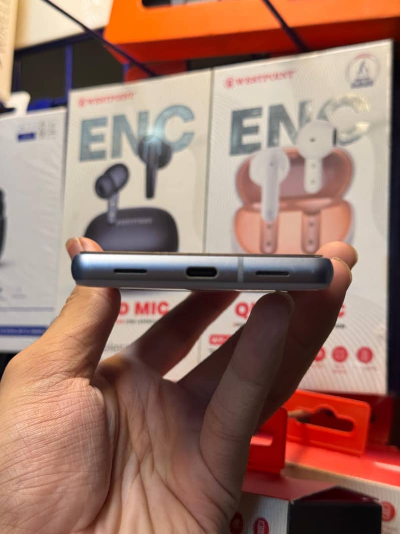 Google Pixel 7a 4