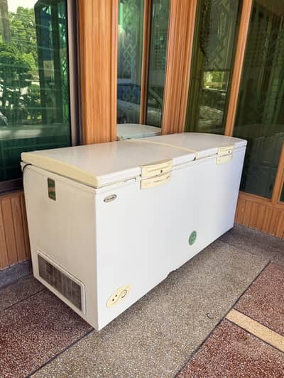 Dawlance 2 door freezer orignal condition never repair
