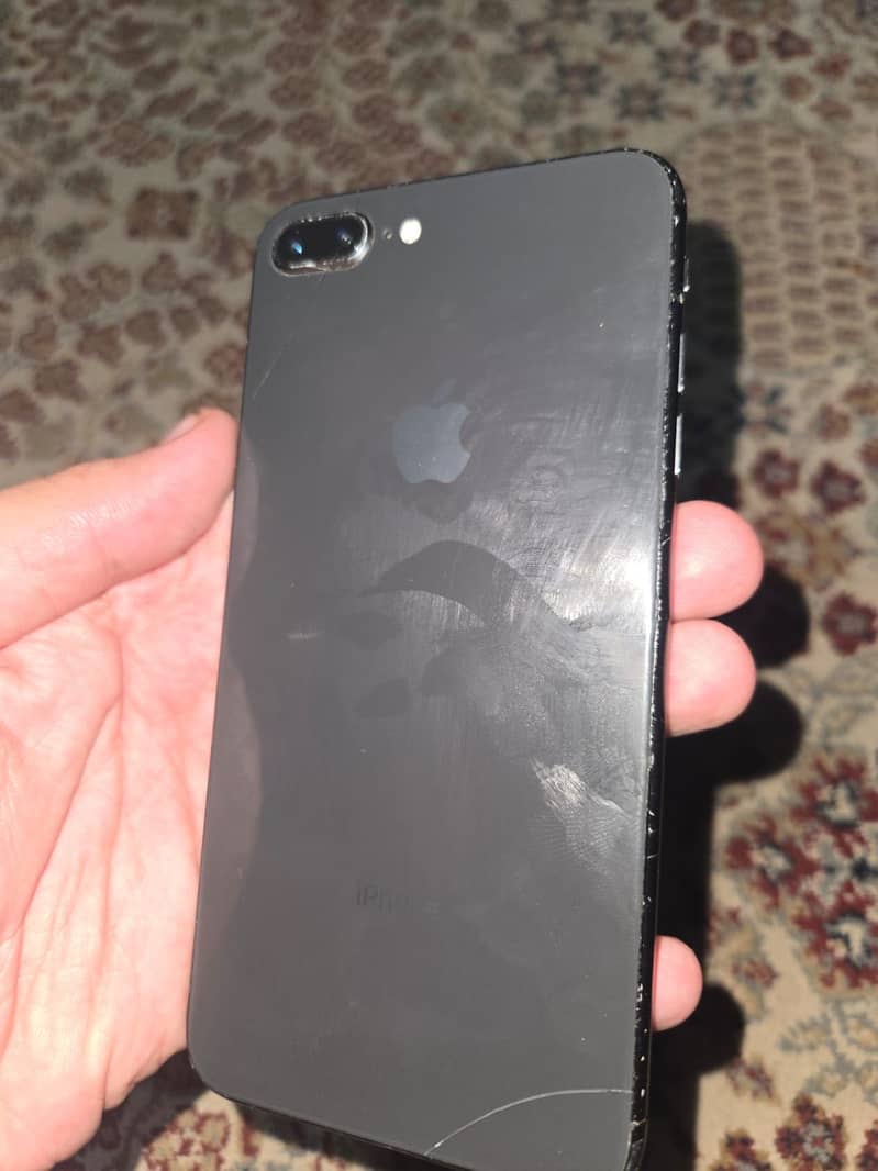 Apple iPhone 8 Plus 0
