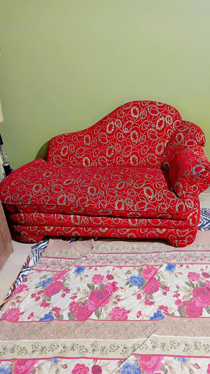 Beautiful/colourful/comfortable 1