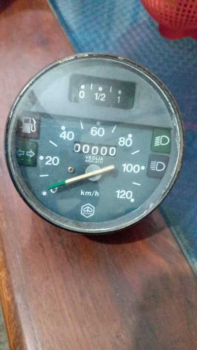 SPEEDOMETER PIAGGIO  PIAGGIO VESPA PX SPEEDOMETER OEM Call 03344440206
