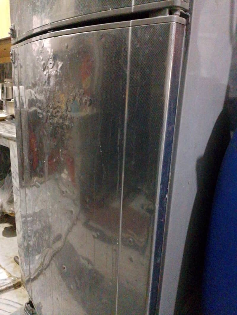 Dawlance Refrigerator. . 3
